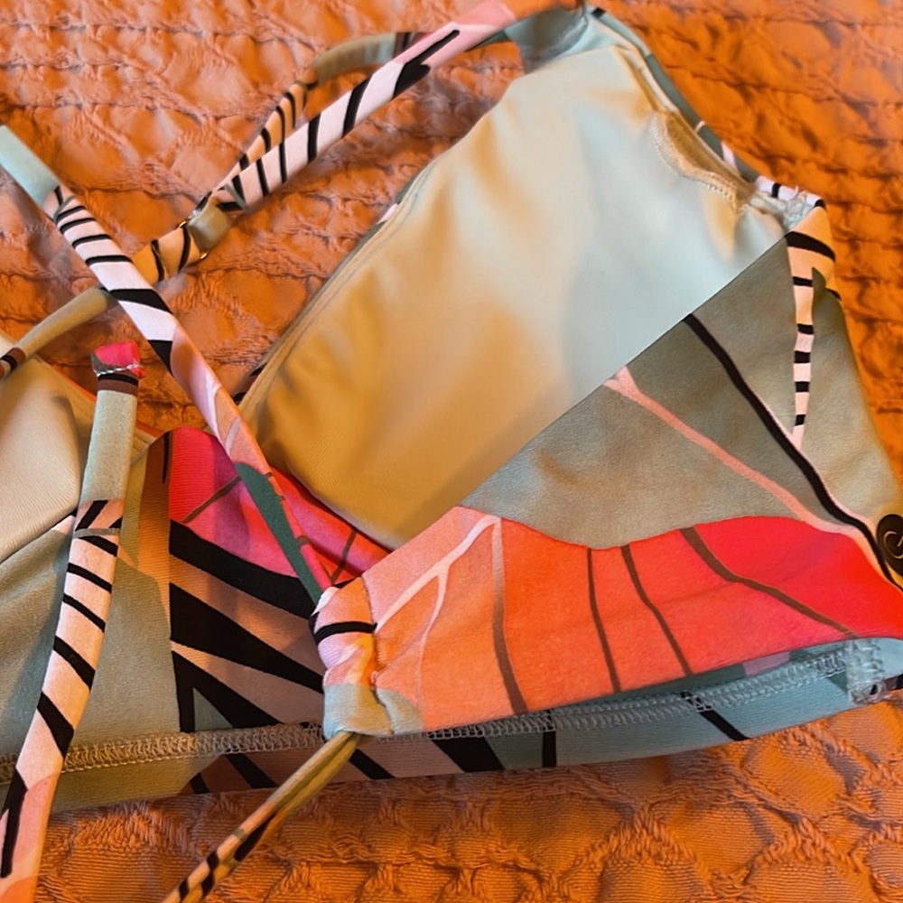 NWT calia bikini swim top size Xs - Picture 8 of 8